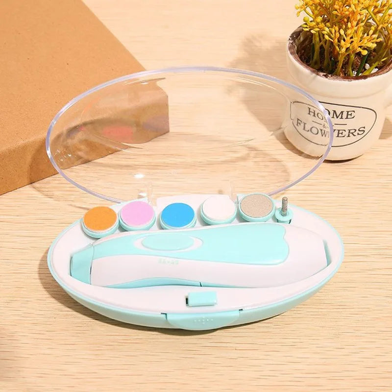 Coupe-ongles bébé compact et pratique à utiliser à la maison - PetitAzur
