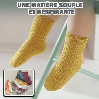 Chaussettes extensibles pour bébé, adaptées aux peaux sensibles - PetitAzur
