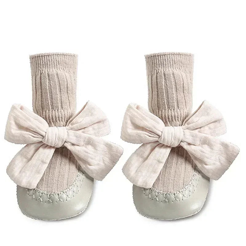 Chaussons pour bébé avec design mignon et ergonomique - PetitAzur
