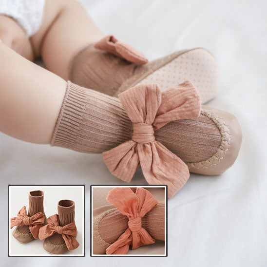 Chaussons bébé fille, parfaits pour toutes les saisons - PetitAzur
