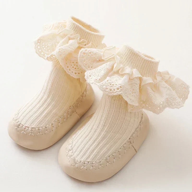 Chaussons bébé doux et mignons, parfaits pour un confort maximal - PetitAzur
